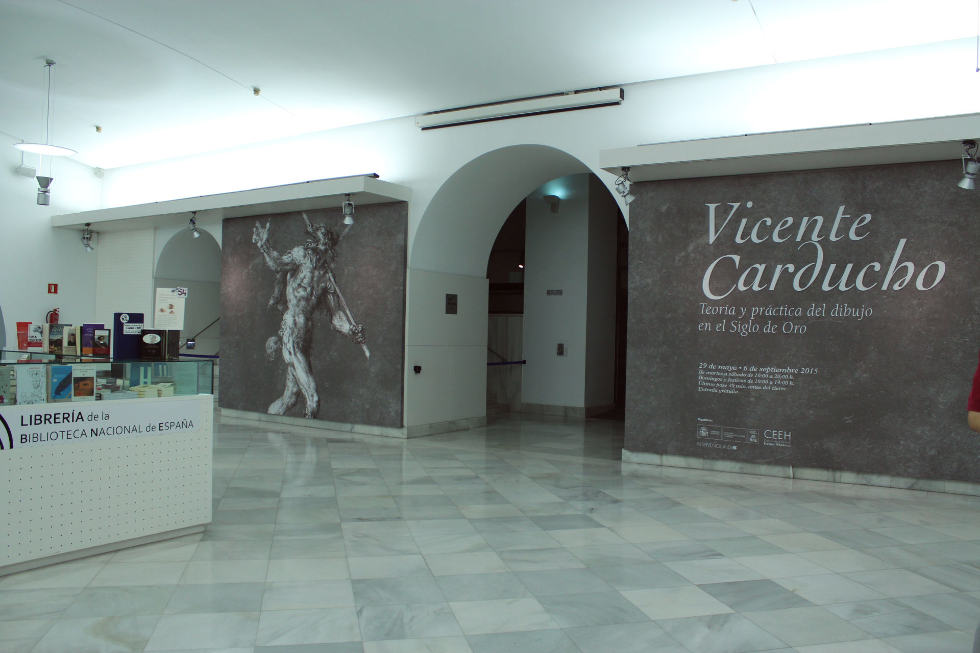 Vista de la entrada de la exposición en la Biblioteca Nacional.