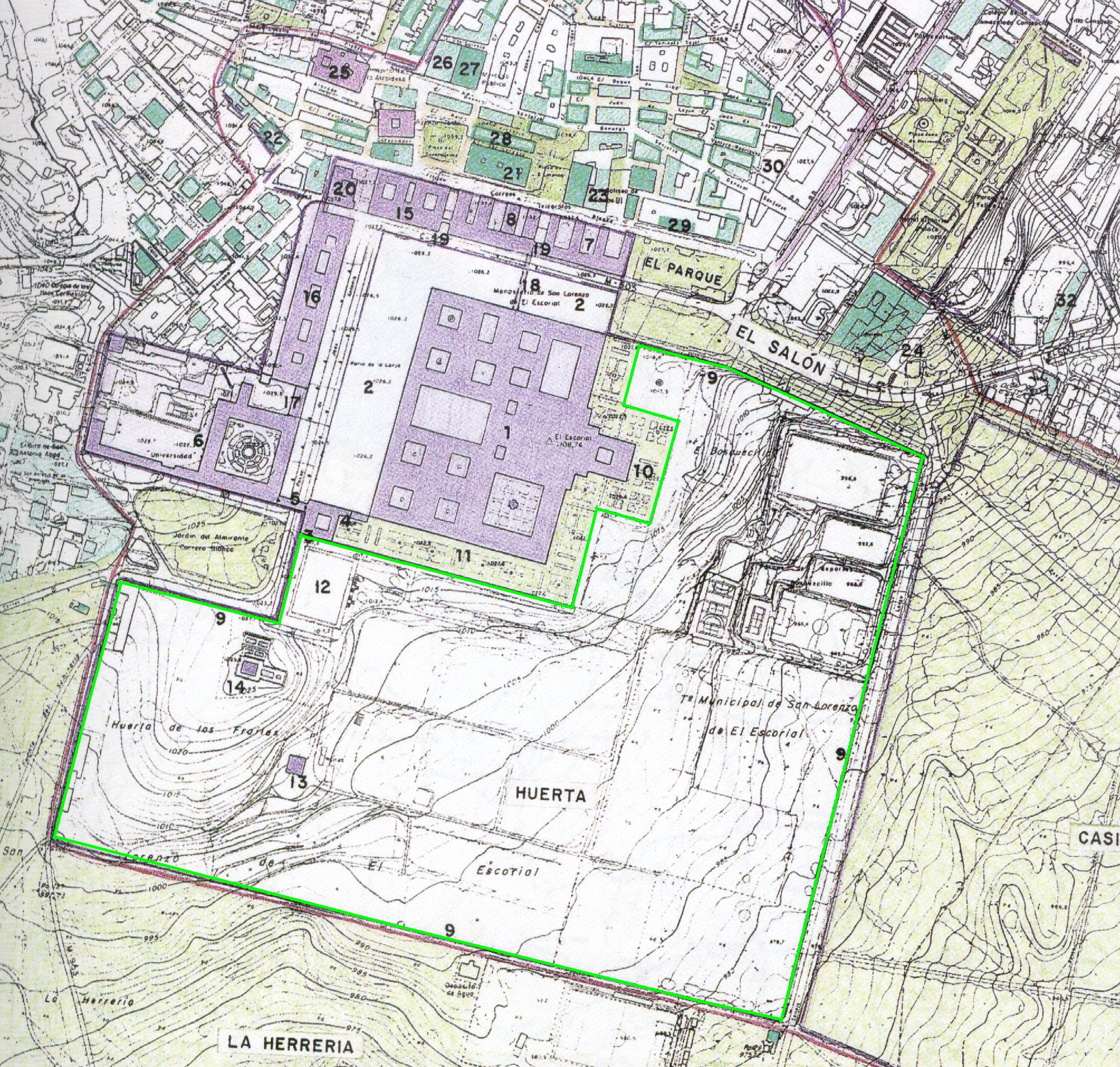 En color verde fluorescente está marcado el trazado de la cerca de la huerta, por lo tanto los terrenos que quedan incluidos dentro de esta delimitación formaban parte de la huerta escurialense. 