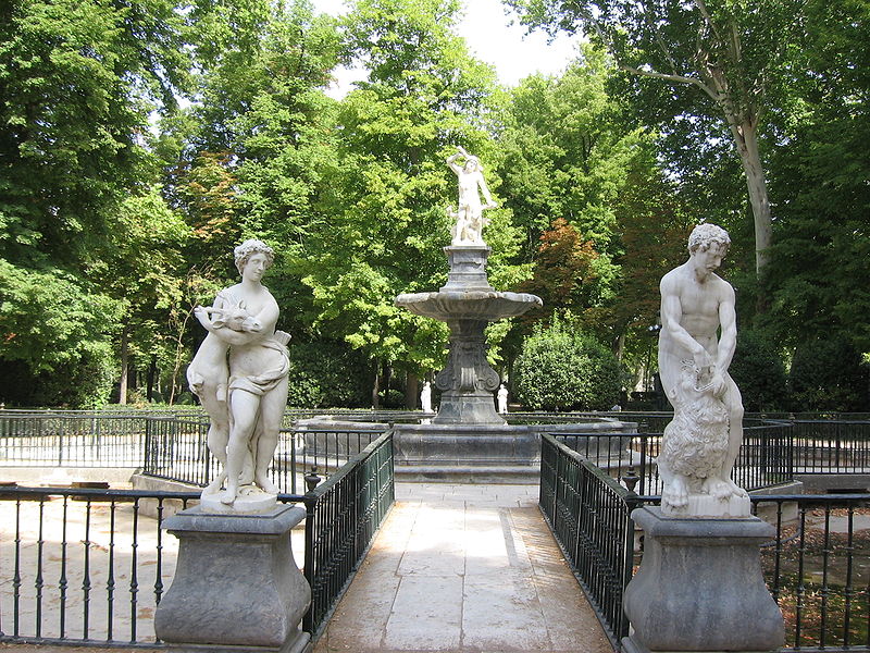 Vista de la Fuente de Hércules en el Jardín de la Isla de Aranjuez.