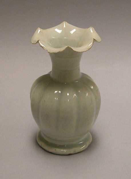 Jarrón con forma de flor, siglo XII. Metropolitan Museum New York.