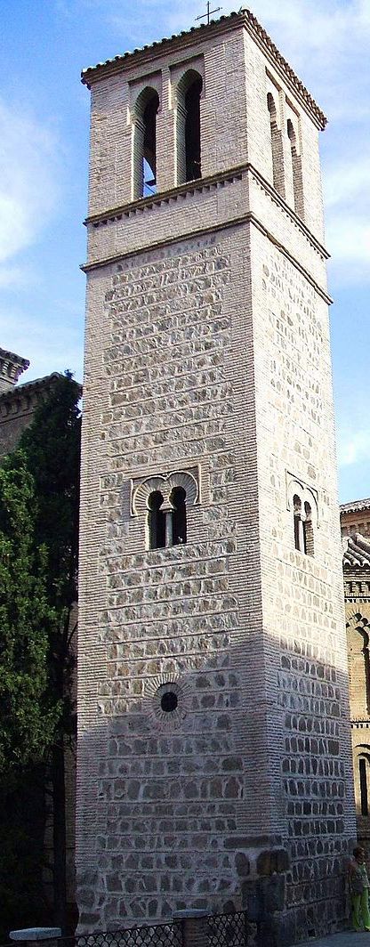 Torre de la Iglesia de Santiago del Arrabal. Fogo: Wikimedia Commons.