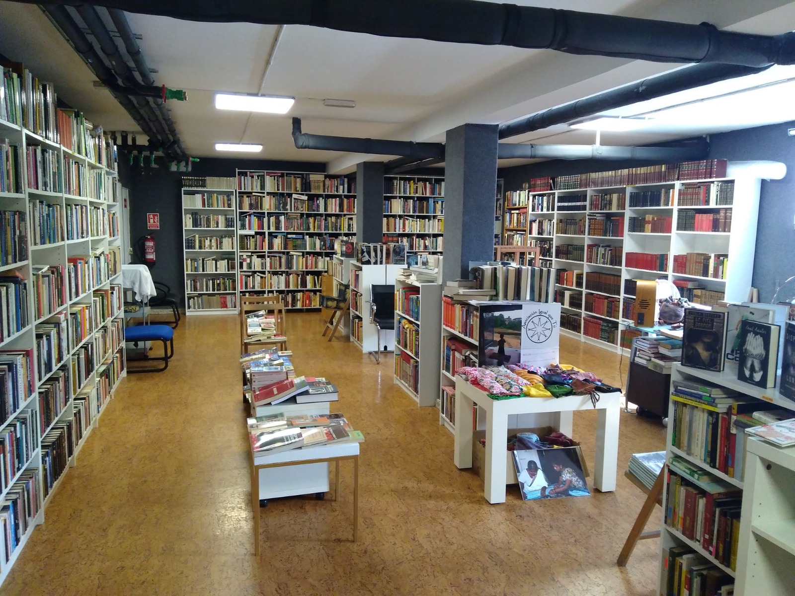 Aprender arte de forma solidaria. Los Libros del Abuelo, mucho más que una librería de lance